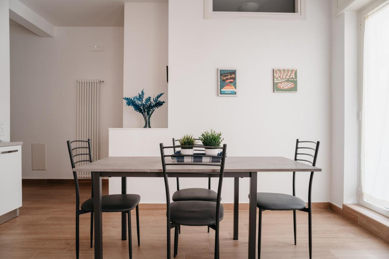 Brombeis Aurea By Casanapoletana - Town Center Apartment Naples Luaran gambar